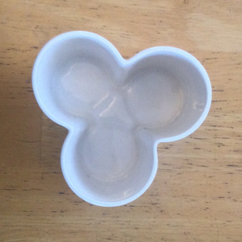 Yankee Candle porcelain candle holder tri column